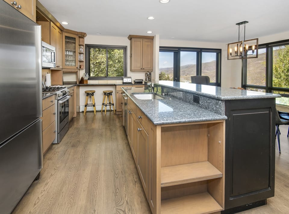 House, 4 Bedrooms | Private kitchen | Fridge, microwave, oven, dishwasher