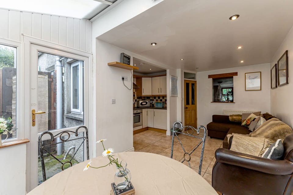 Cottage, Private Bathroom | Shared kitchen
