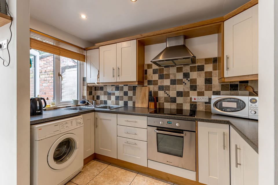 Cottage, Private Bathroom | Shared kitchen