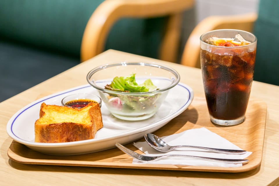 Daily cooked-to-order breakfast for a fee