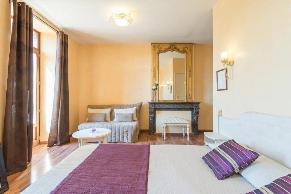 In-room safe, desk, soundproofing, free cribs/infant beds