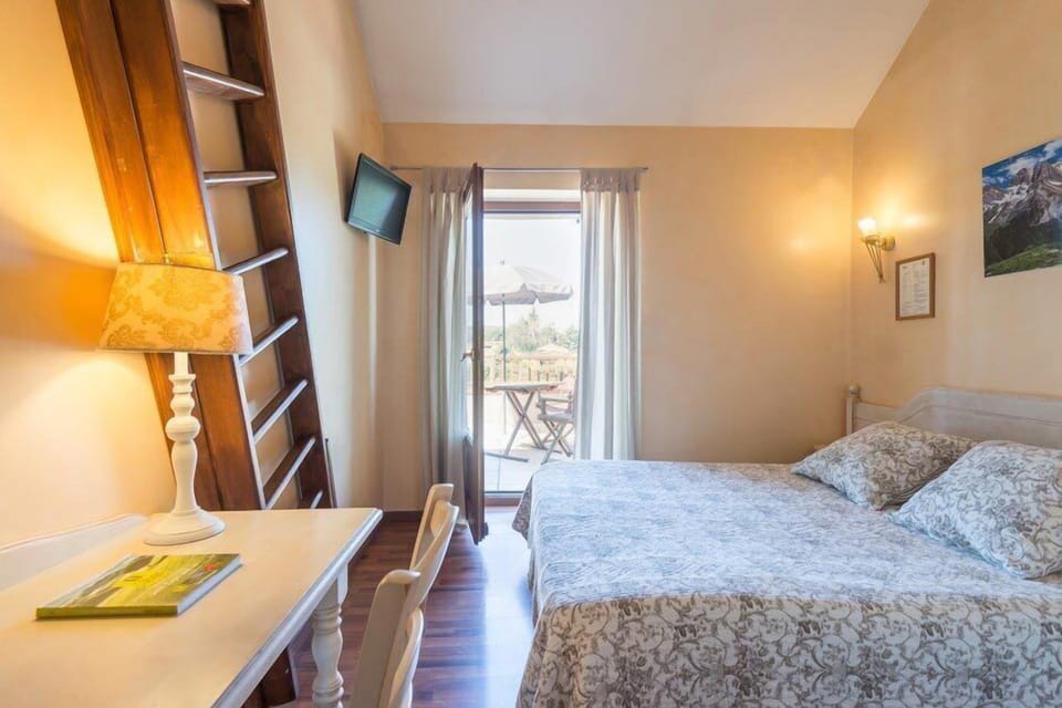 Double Room | In-room safe, desk, soundproofing, free cribs/infant beds