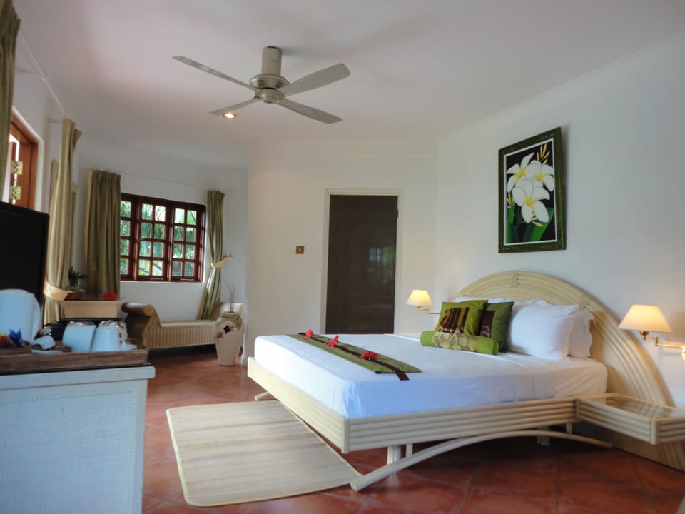 Junior Double Room | Minibar, in-room safe, desk, WiFi (free)