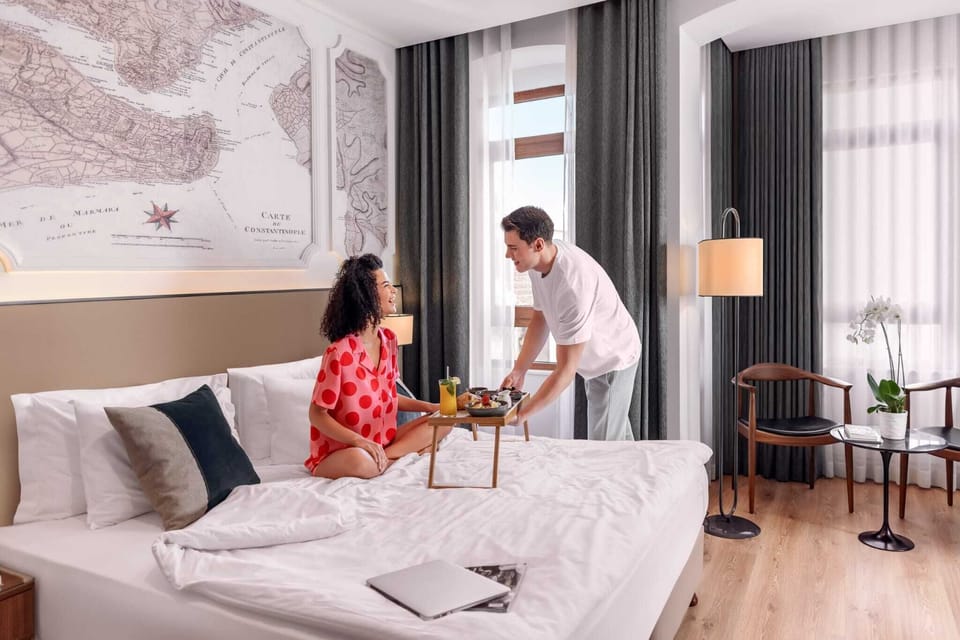 Deluxe Family Room | In-room dining