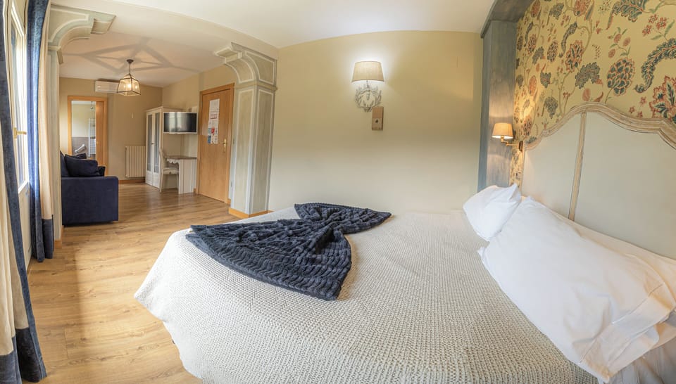 Junior Suite | Individually decorated, desk, free WiFi, bed sheets