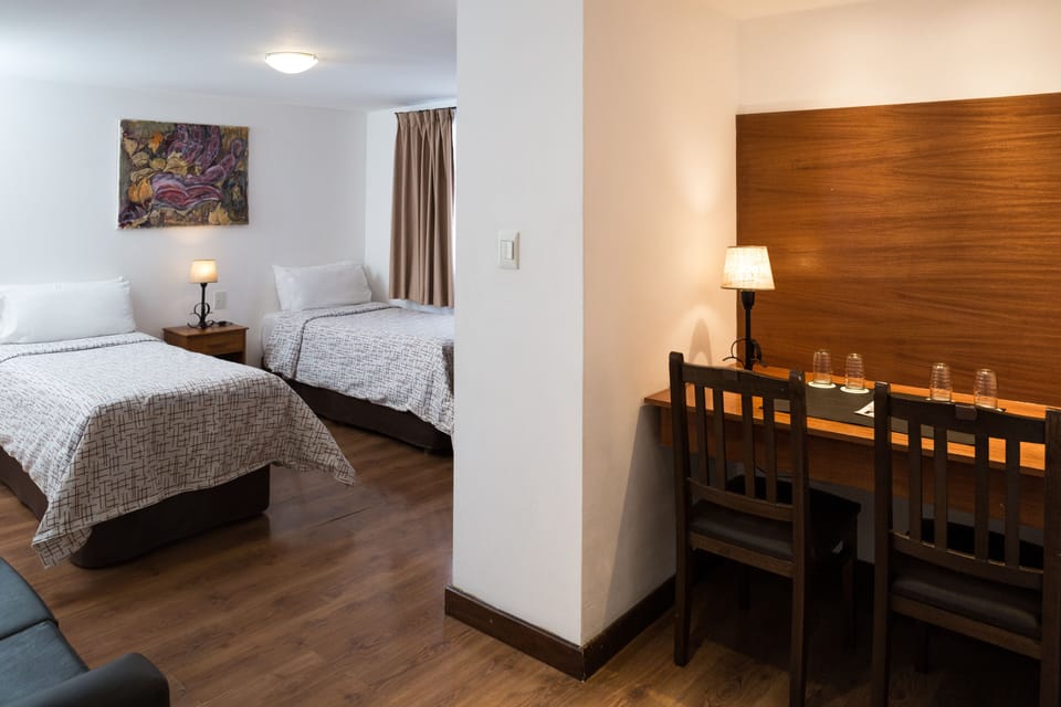 Quadruple Room | In-room safe, laptop workspace, soundproofing, free WiFi