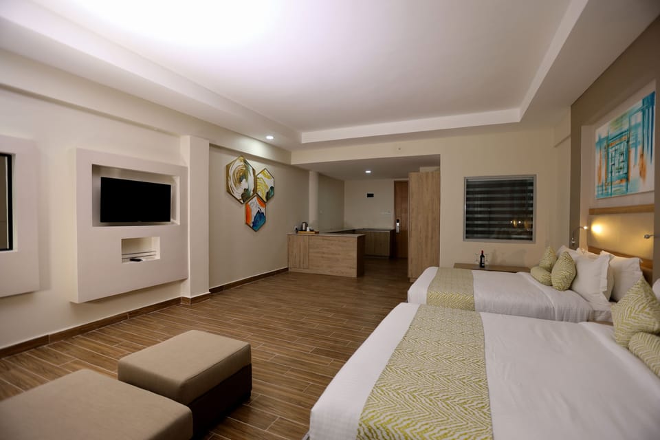 Junior Suite | Premium bedding, minibar, in-room safe, desk