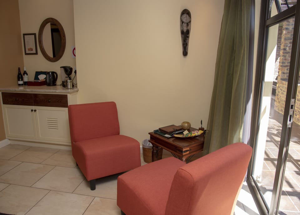Standard Room (Falcon) | Minibar, in-room safe, individually decorated, individually furnished