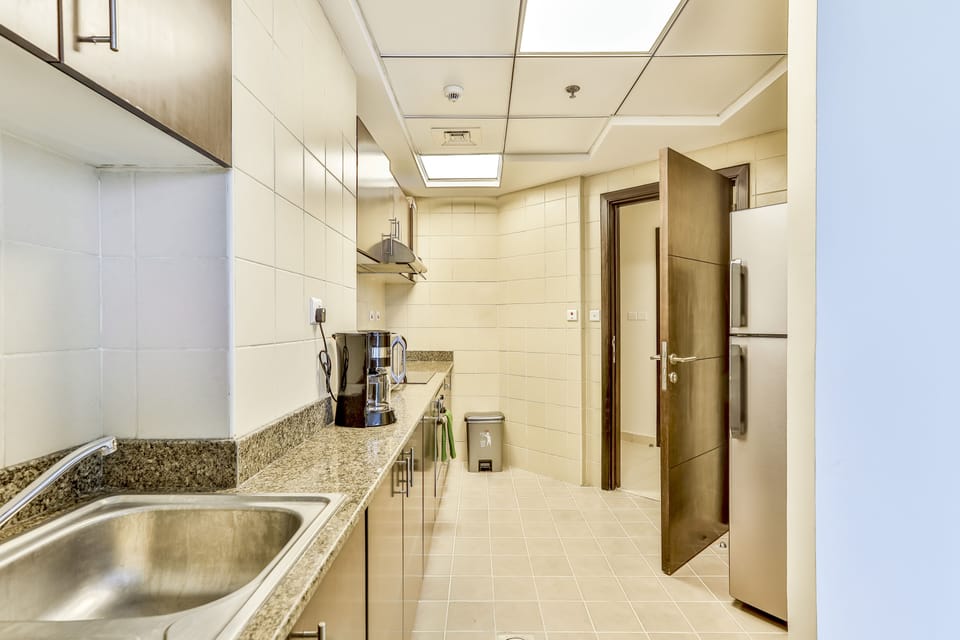 DHH - High Floor Spacious 2 Beds Torch Dubai Marina | Private kitchen | Full-size fridge, microwave, oven, stovetop