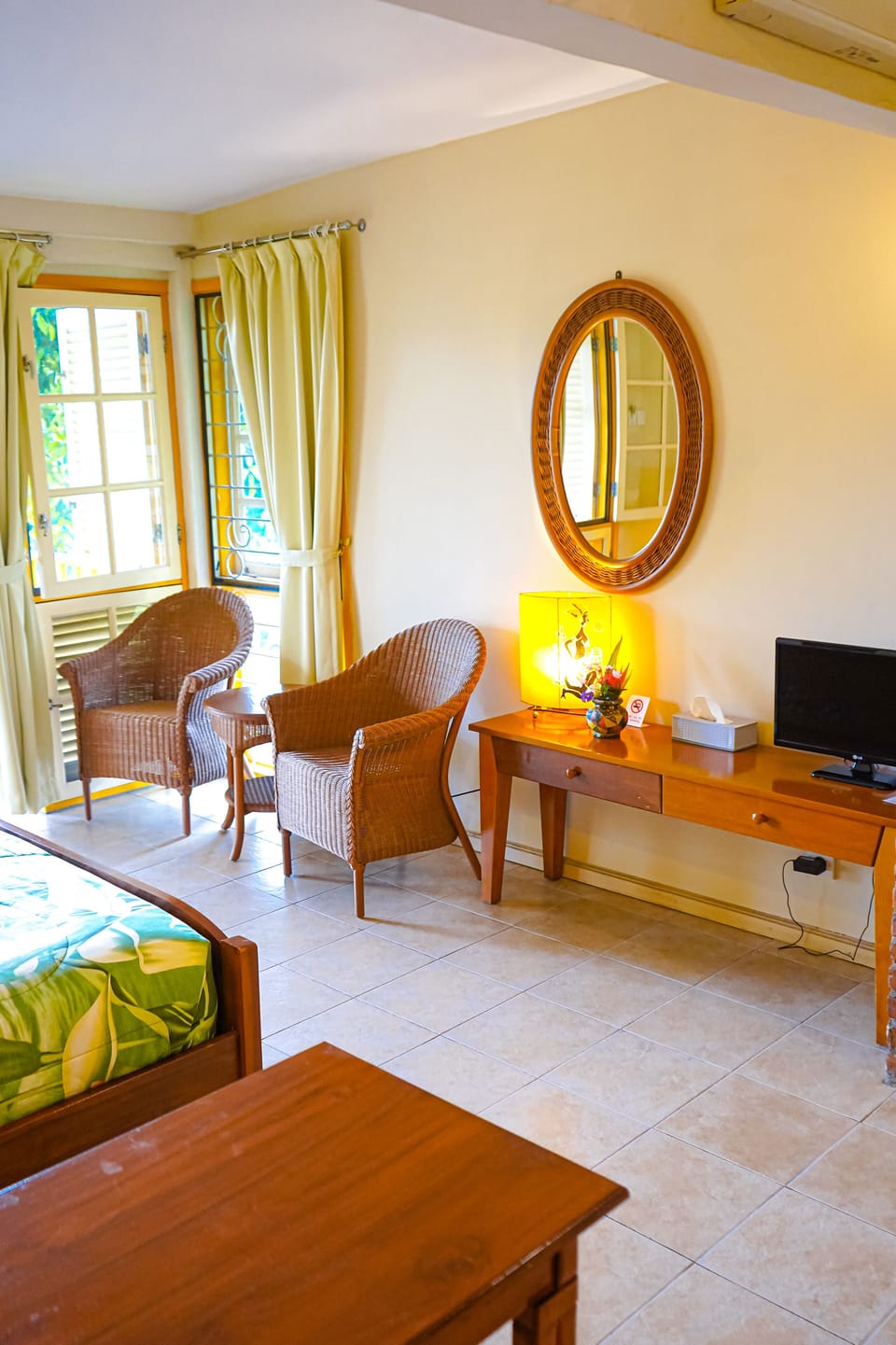 Deluxe Room, 1 Bedroom, Garden View | Premium bedding, down comforters, pillowtop beds, in-room safe