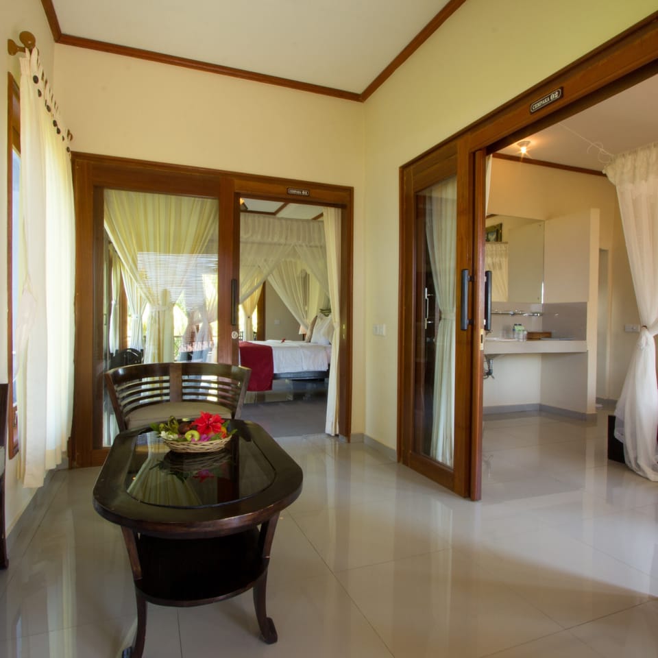 Family Room, Sea View | Living area