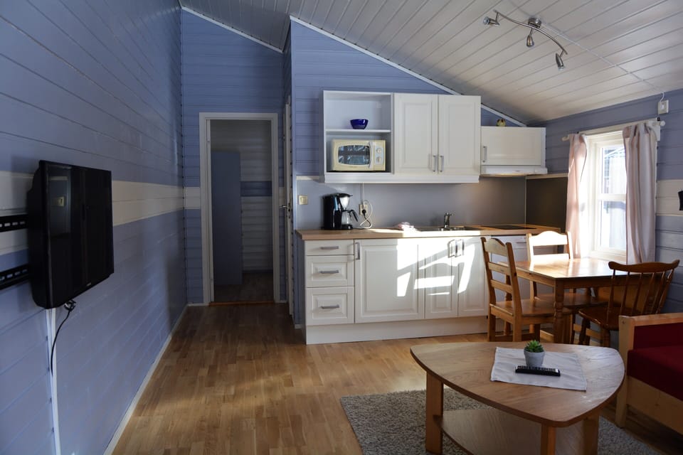 Apartment, 1 Bedroom, Garden View (Cleaning, bed linen & towels not incl) | Private kitchen | Shared fridge, microwave