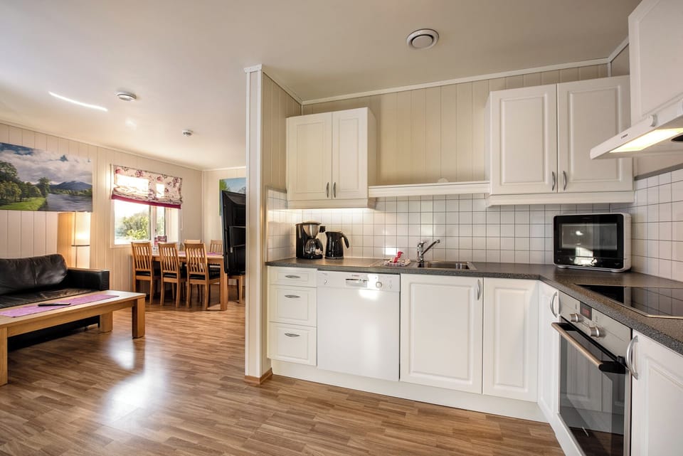 Apartment, Mountain View (Pets not allowed) | Private kitchen | Shared fridge, microwave