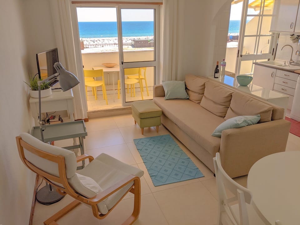 1-Bedroom apartment BEACH 
Fully equipped: great WiFi, dish & laundry machines..