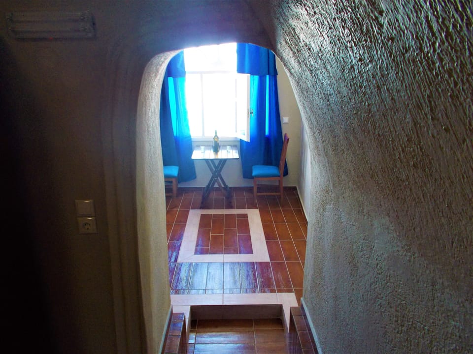 Junior Suite, 1 Bedroom | 1 bedroom, hypo-allergenic bedding, in-room safe, individually decorated