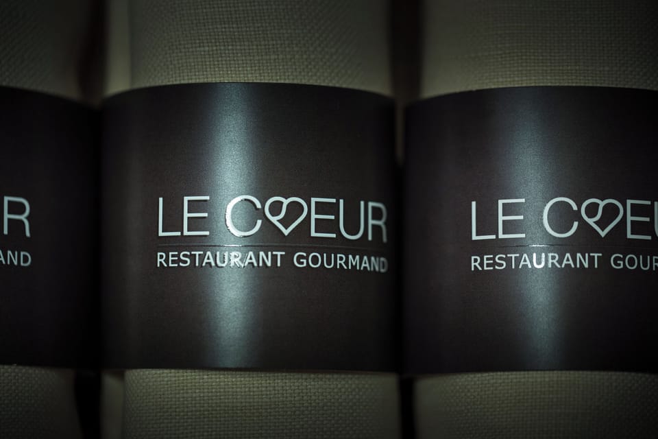 2 restaurants, breakfast served