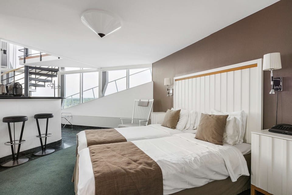 Suite, 1 King Bed, Non Smoking | Desk, laptop workspace, blackout drapes, cribs (surcharge)