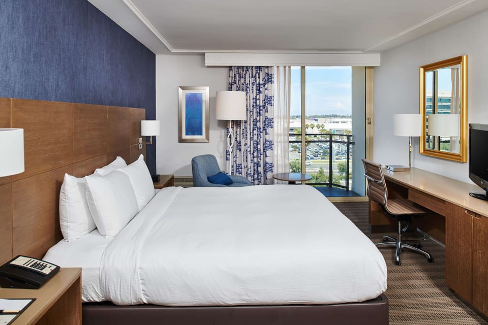 Premium bedding, in-room safe, blackout drapes, iron/ironing board