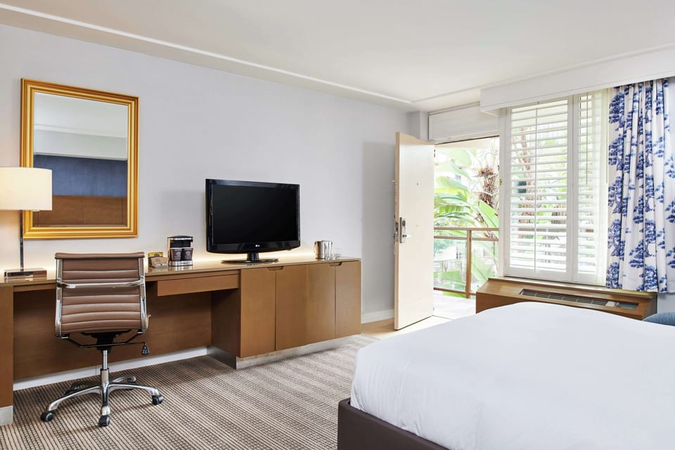 Room, Accessible | Premium bedding, in-room safe, blackout drapes, iron/ironing board