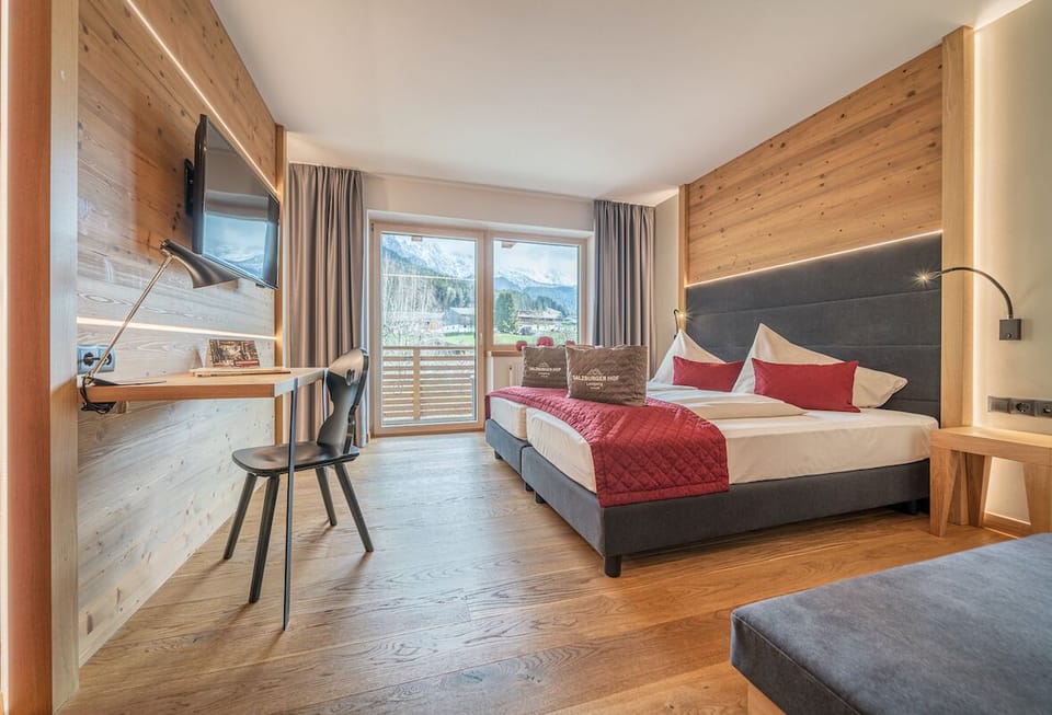 Classic Double Room, Balcony | Free minibar, in-room safe, desk, blackout drapes