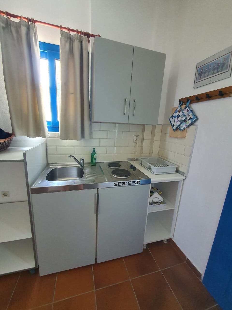 Comfort Studio, 1 Bedroom, Non Smoking, Ocean View | Private kitchenette | Fridge, stovetop, electric kettle, cookware/dishes/utensils