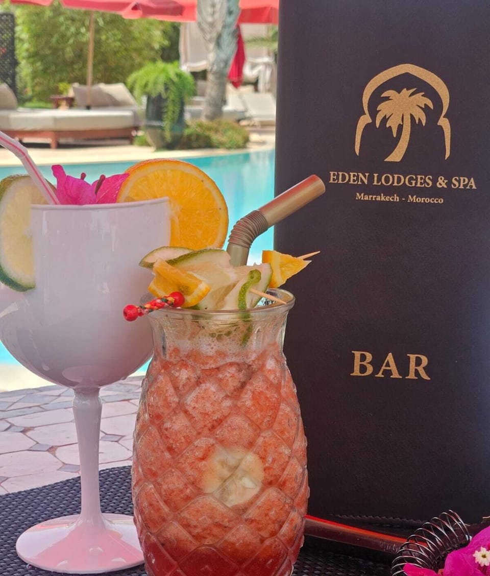 Poolside bar