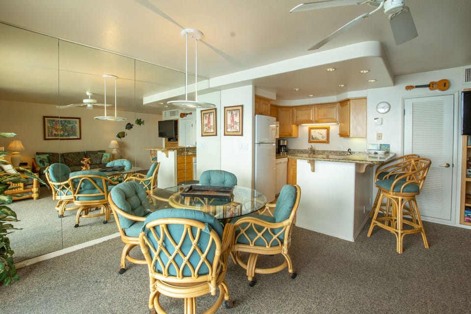 Dining area for four