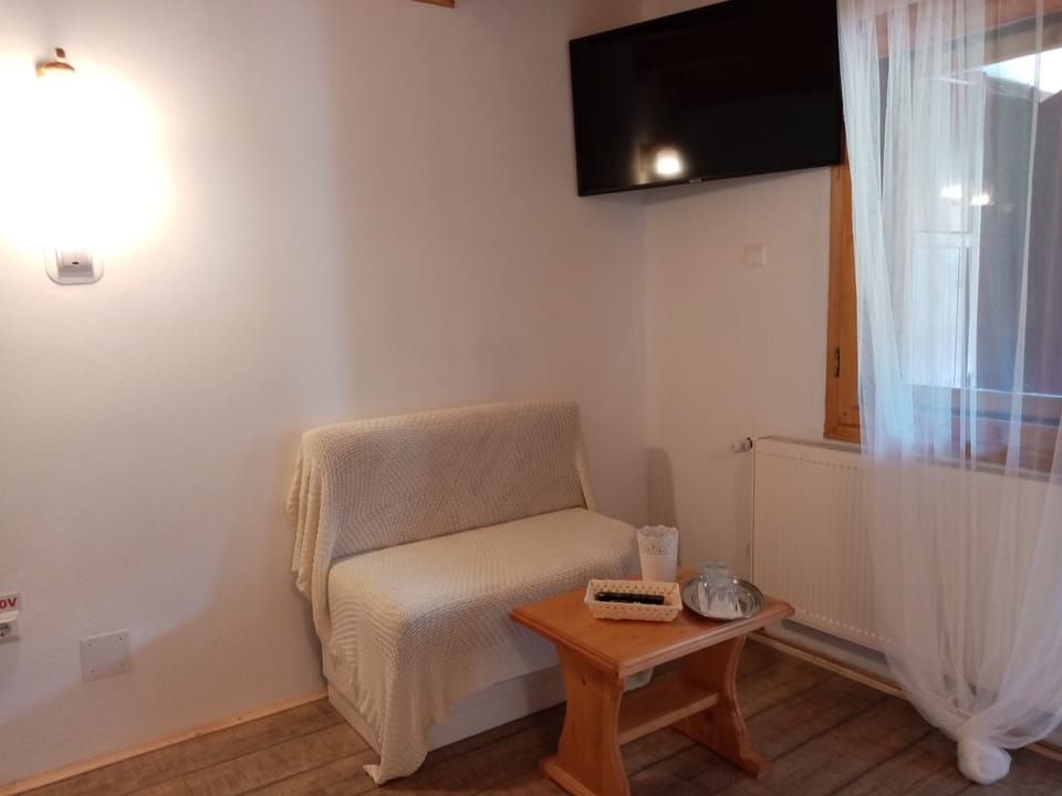 Standard Apartment, 2 Bedrooms, Balcony, Mountain View | Individually decorated, individually furnished, desk, soundproofing
