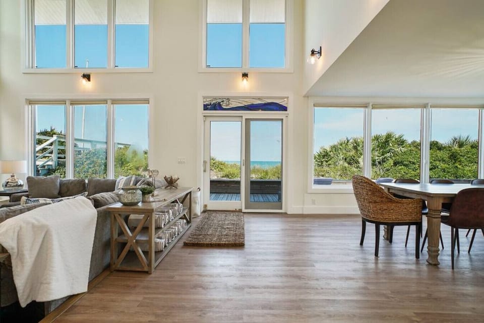 Bright and airy with stunning views of the ocean