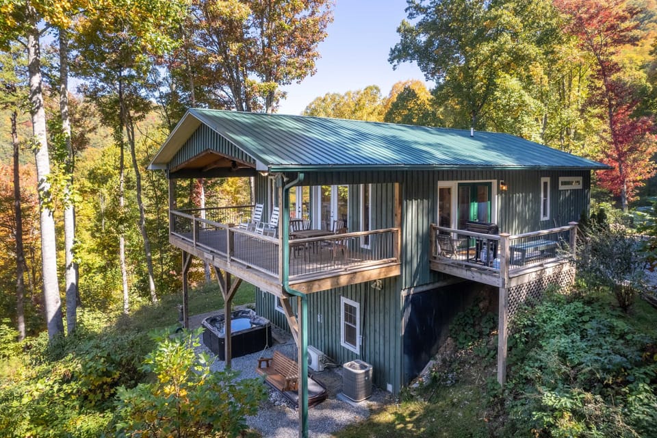 Exterior View - Clingmans View Chalet