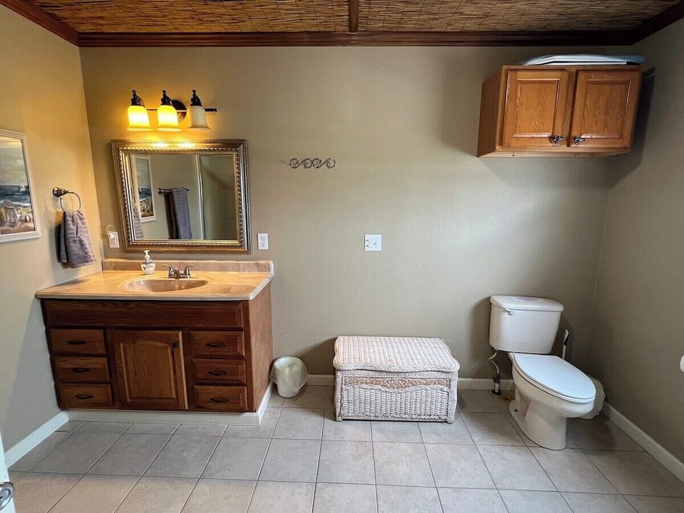 Room 3 Bathroom