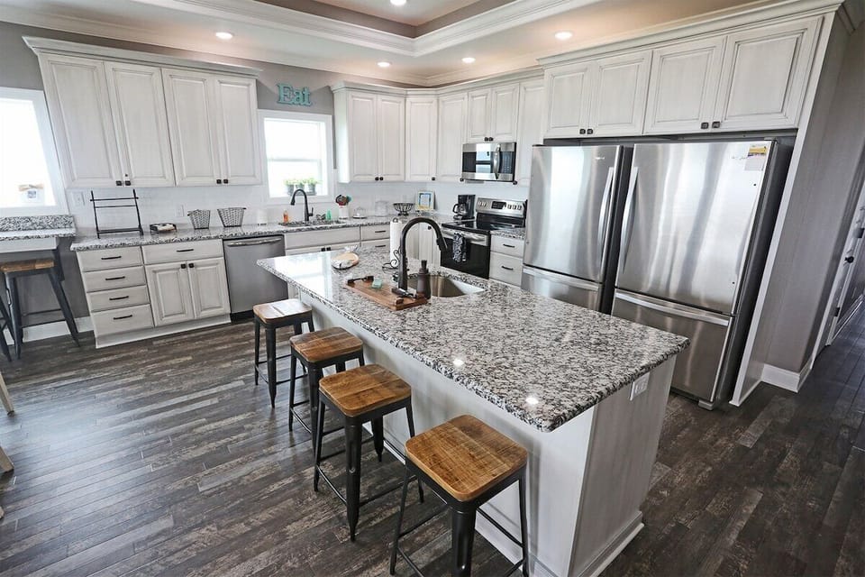 Open concept, great for a hangout for group!