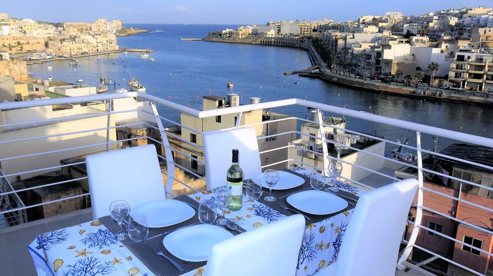 Al fresco dining with a view