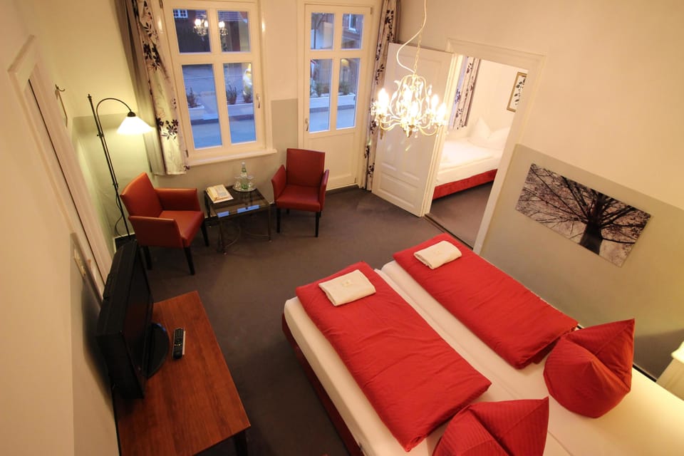Triple Room | Hypo-allergenic bedding, individually decorated, individually furnished