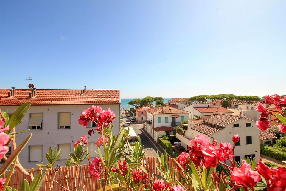 Castiglione della Pescaia - Anna Apartment - From the roof terrace the view extends to the sea