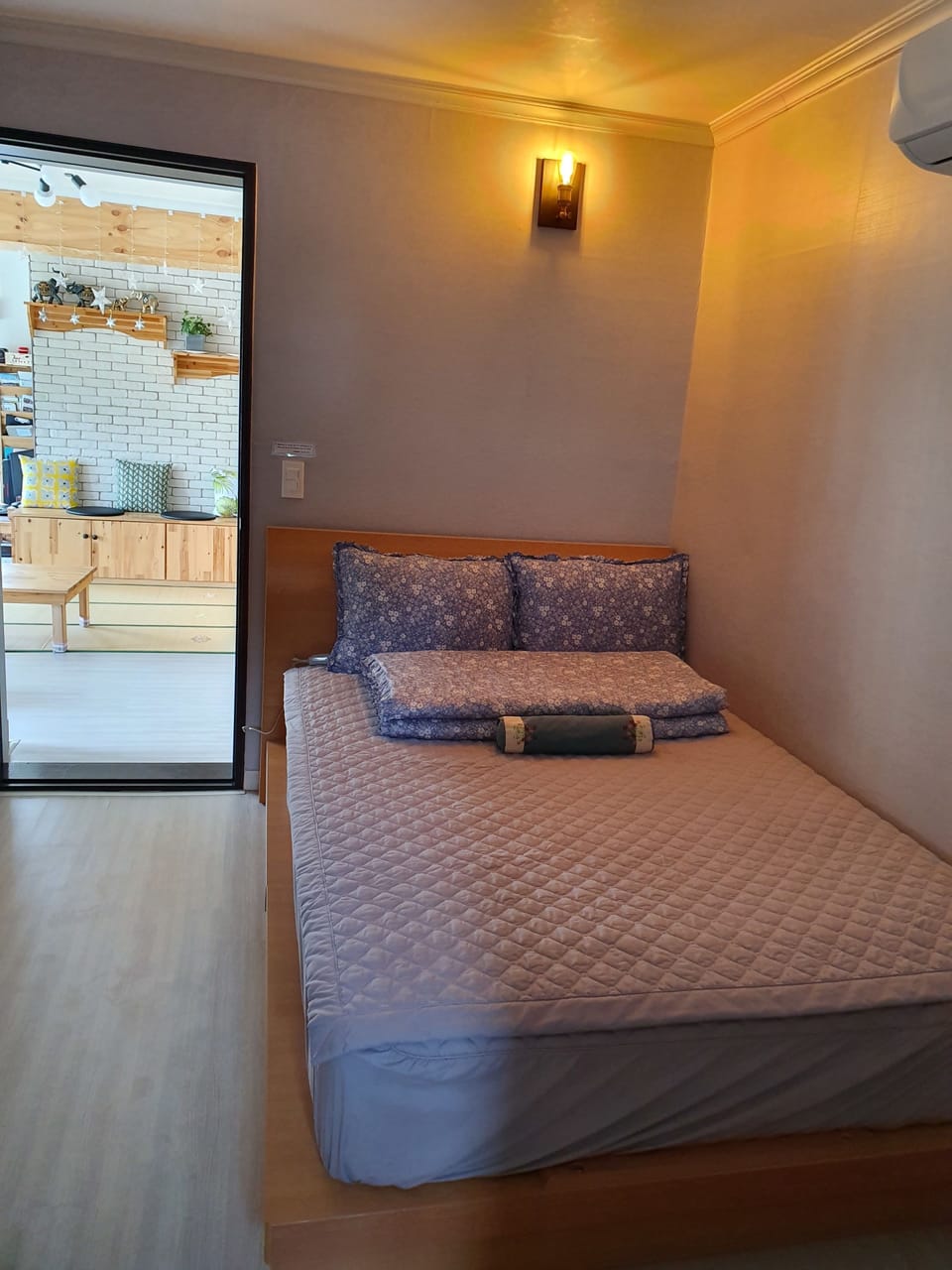 Soundproofing, iron/ironing board, free WiFi, bed sheets