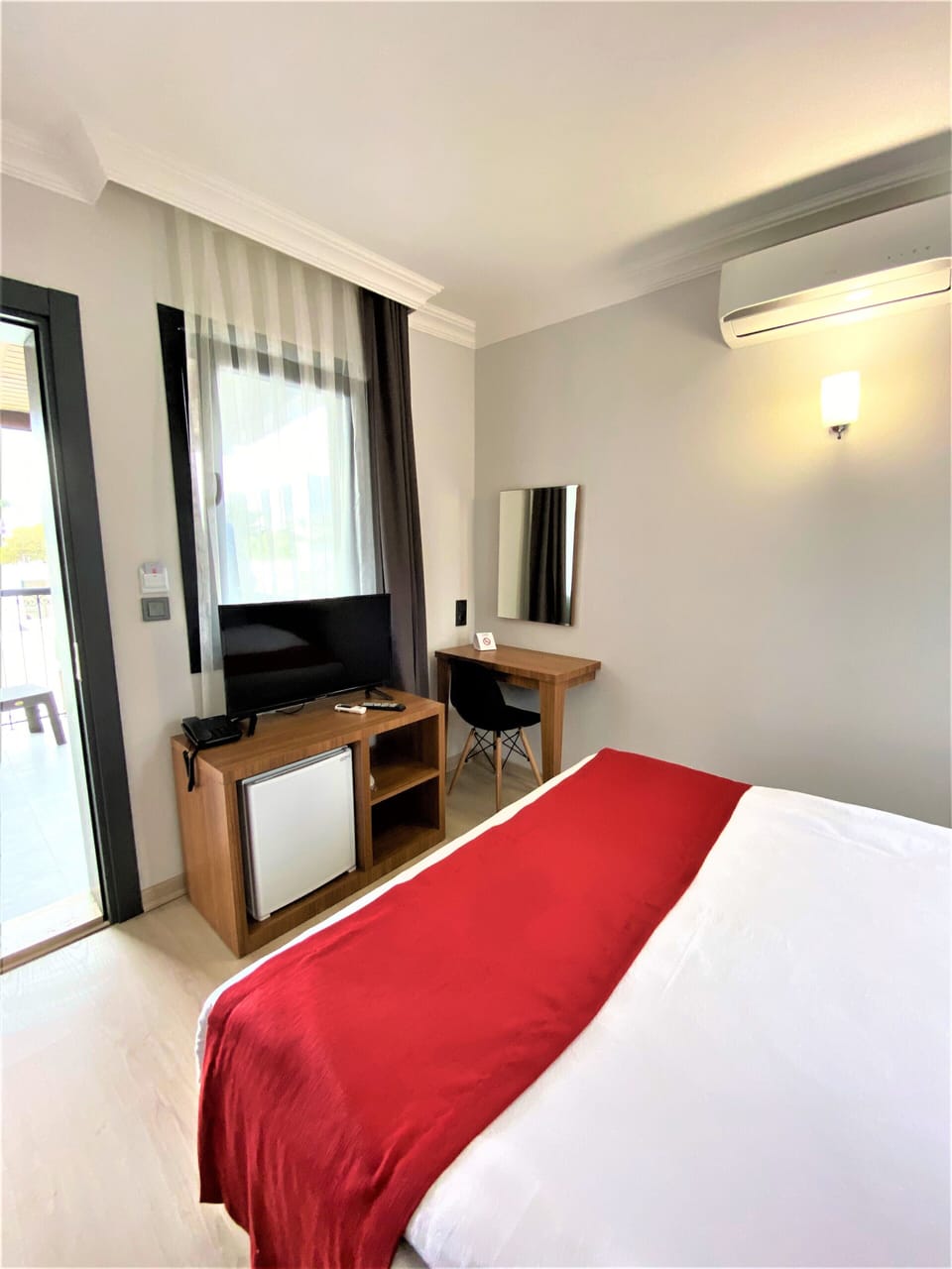 Standard Double or Twin Room | Premium bedding, minibar, in-room safe, soundproofing