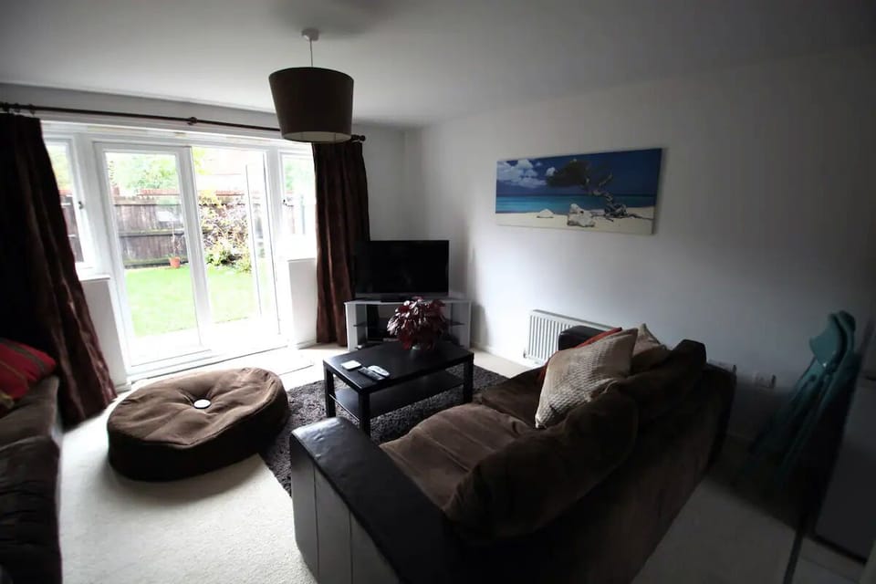 Lounge and Garden