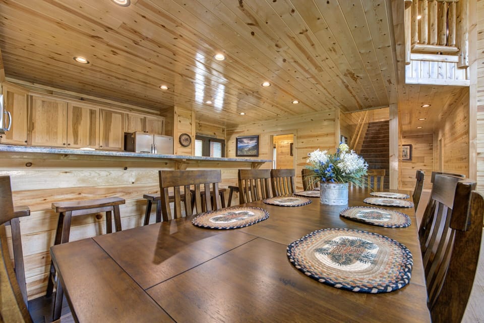 Large dining room table to enjoy meals with your family and friends