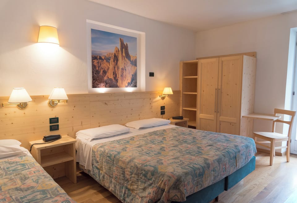 Suite | Down comforters, in-room safe, desk, blackout drapes