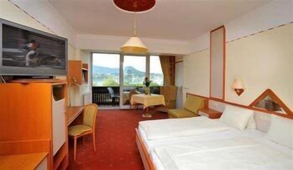 In-room safe, free WiFi