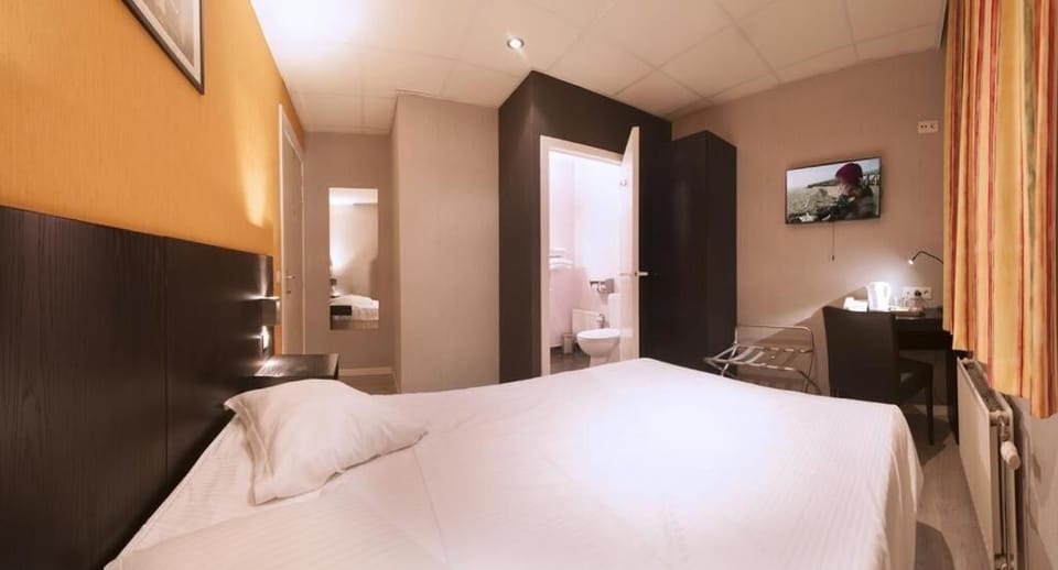 In-room safe, desk, free WiFi, bed sheets