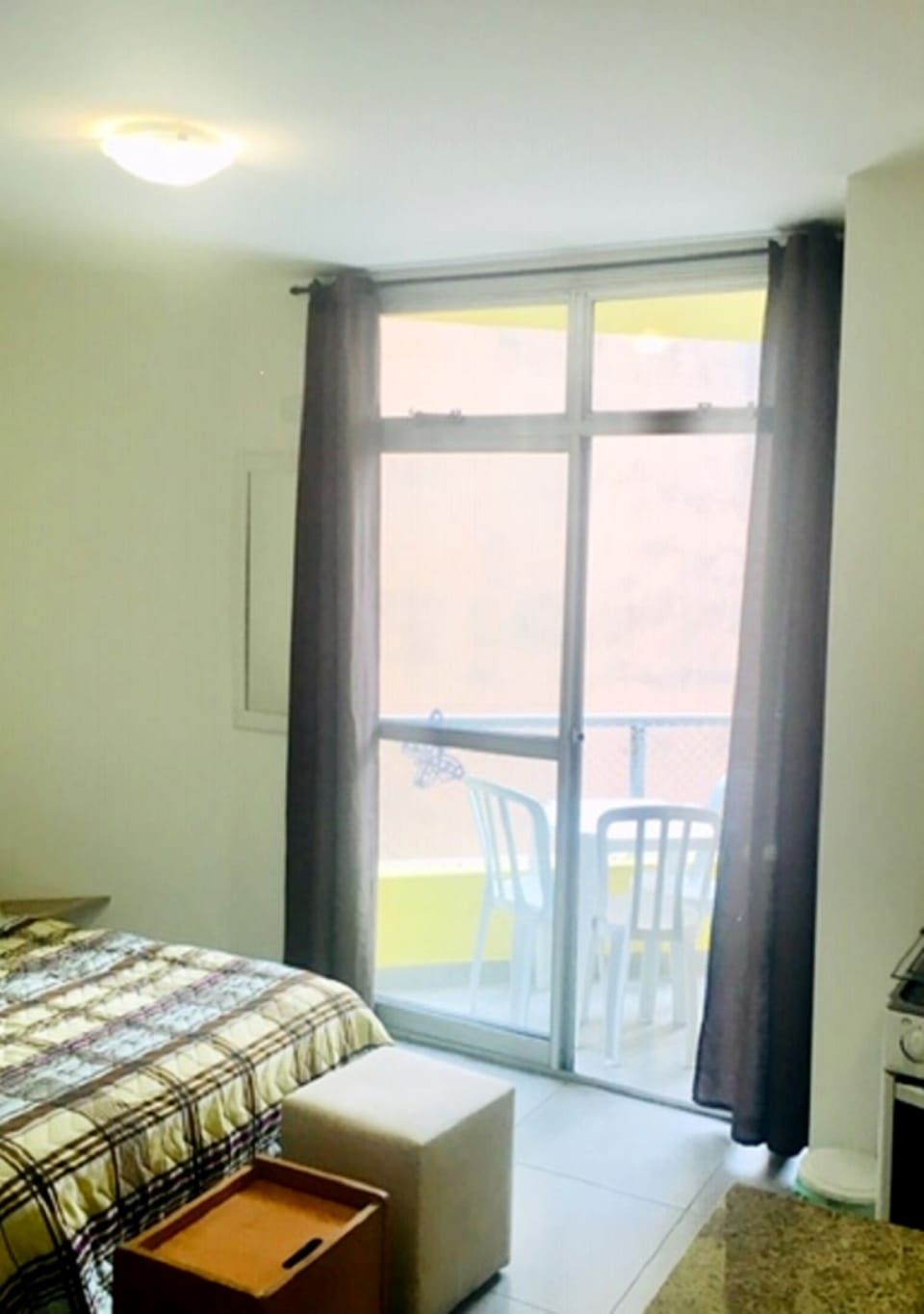 Elite Studio | Desk, iron/ironing board, free WiFi