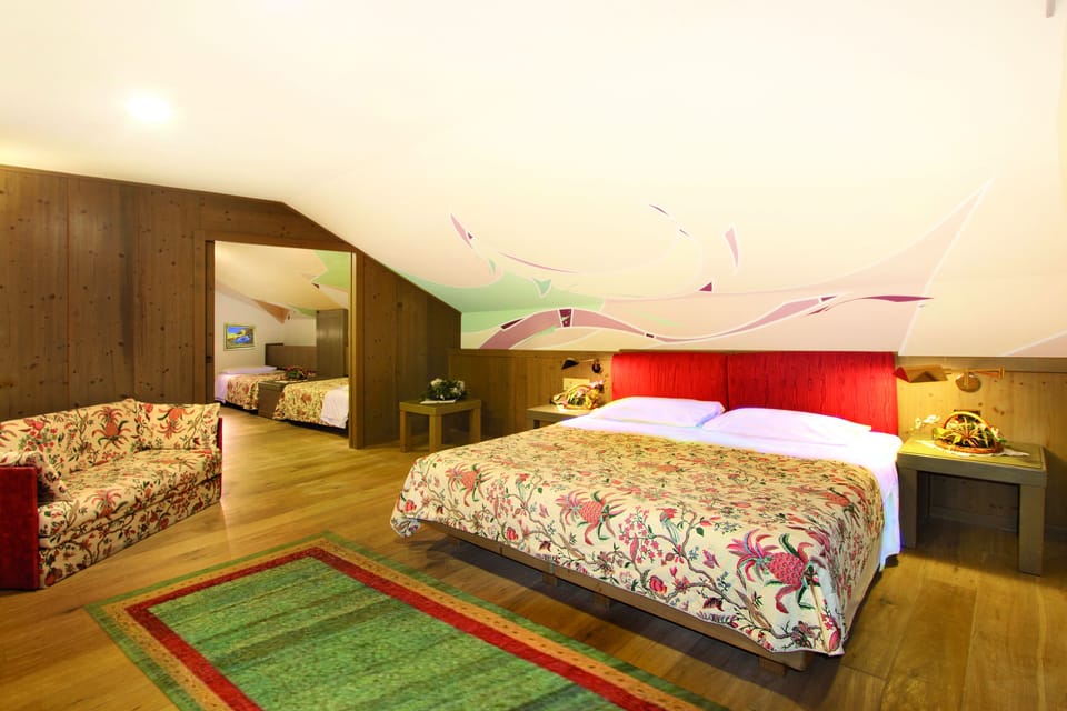 Classic Triple Room | Minibar, in-room safe, free WiFi