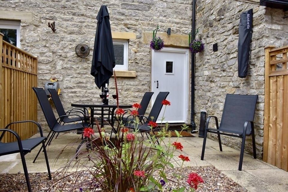Rear enclosed garden