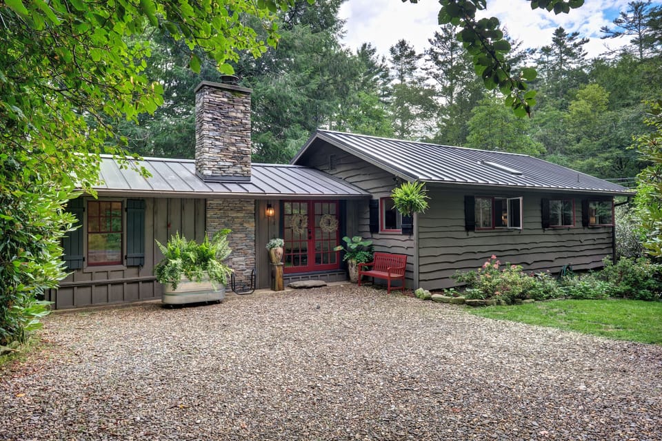 Exterior - Broadleaf Cottage
