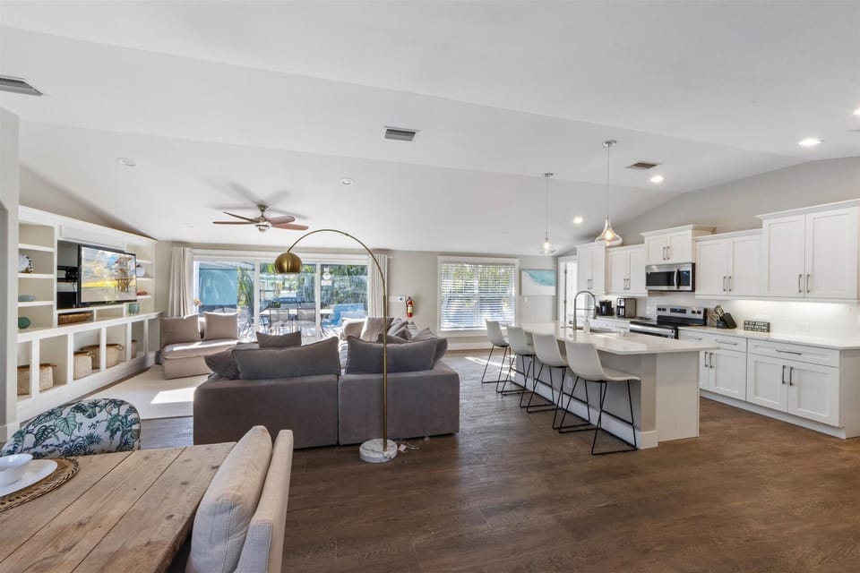 Open concept living, kitchen and dining area