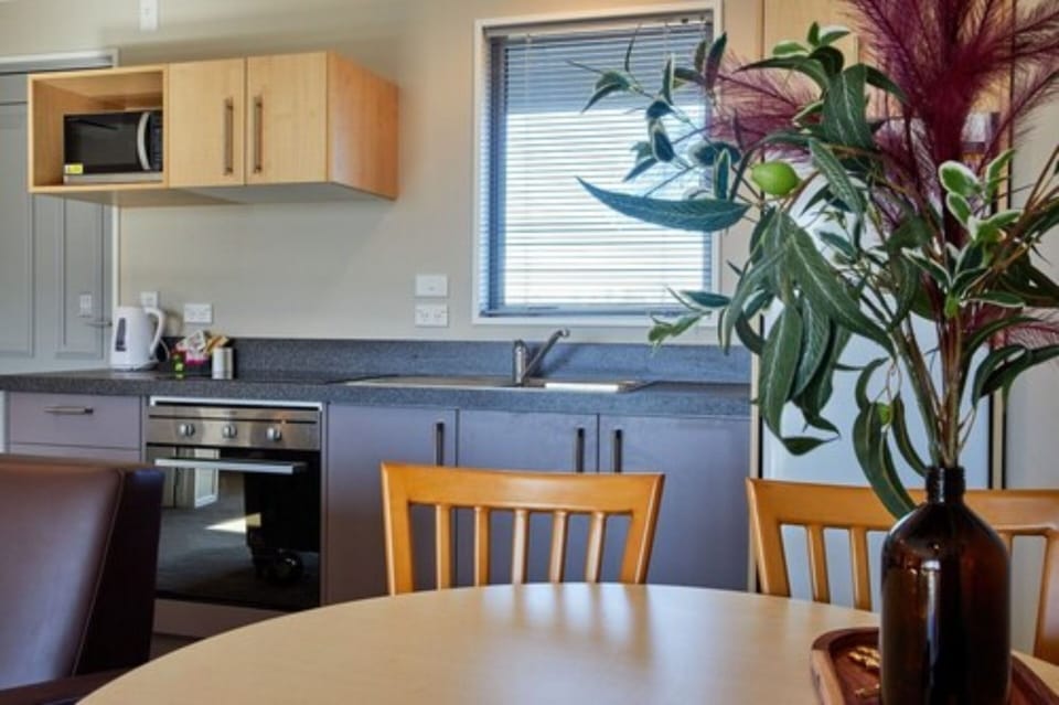 Suite, 2 Bedrooms | Premium bedding, blackout drapes, iron/ironing board, WiFi (free)