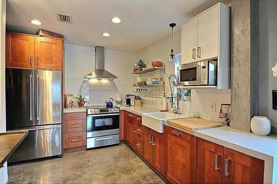 fully stocked kitchen