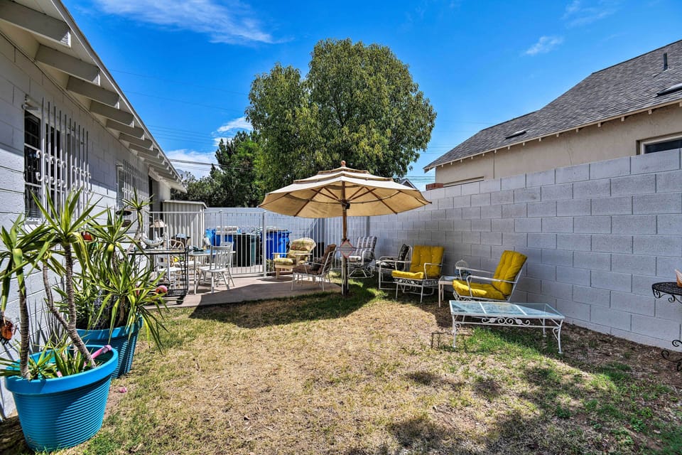 Private Backyard | Outdoor Dining Space | Patio